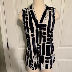 NIC+ZOE Black and White Sleeveless V-Neck Abstract Print Top